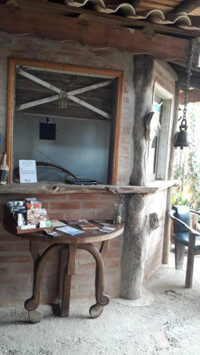 Public Area 2, A Casinha Pequenina, Camanducaia