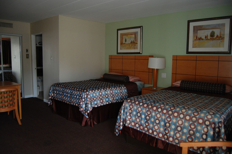 Bedroom 5, Colony Motel, Cook