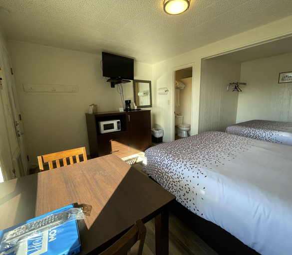 Bedroom 2, Holiday Motel, Grays Harbor
