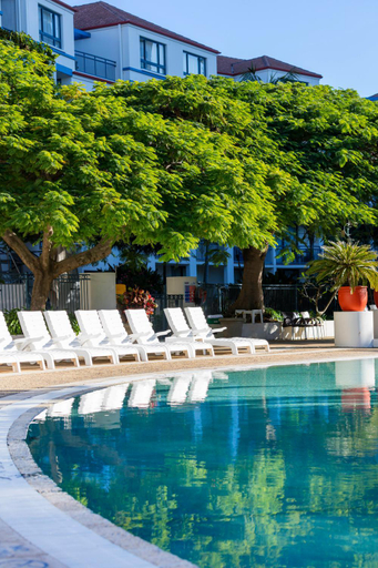 Sport & Beauty 2, Oaks Gold Coast Calypso Plaza Suites, Gold Coast
