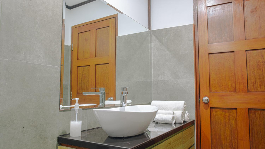 Bathroom 5, Nongsa Village, Batam