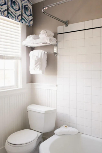 Bathroom 4, Sebasco Harbor Resort & Golf Club, Sagadahoc