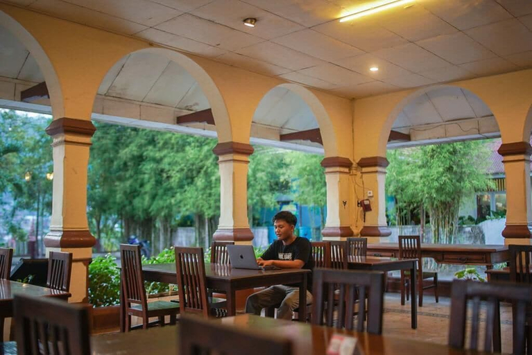 Food & Drinks 3, Jalan Bagindo Aziz Chan, Sawahlunto