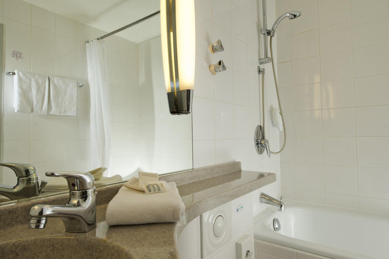 Bathroom 4, Mercure Duesseldorf Neuss, Rhein-Kreis Neuss
