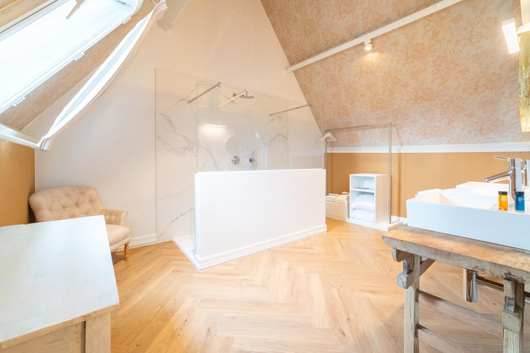 Bedroom 3, Floris Karos Hotel Bruges, West-Vlaanderen
