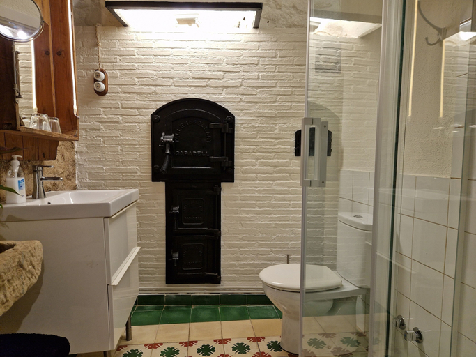 Bathroom, El Atalanto, Cáceres