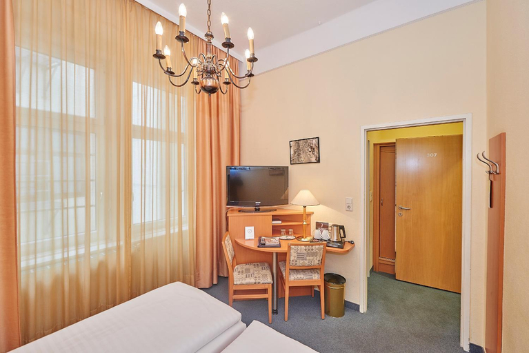 Bedroom 3, Hotel Zipser, Wien