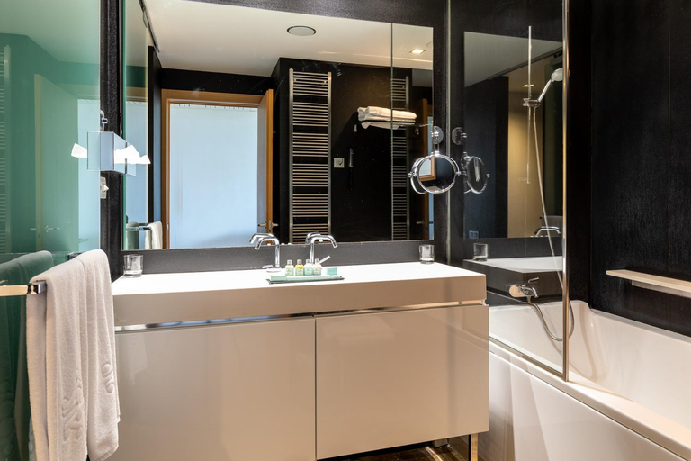 Bathroom 5, Parador de El Saler, Valencia