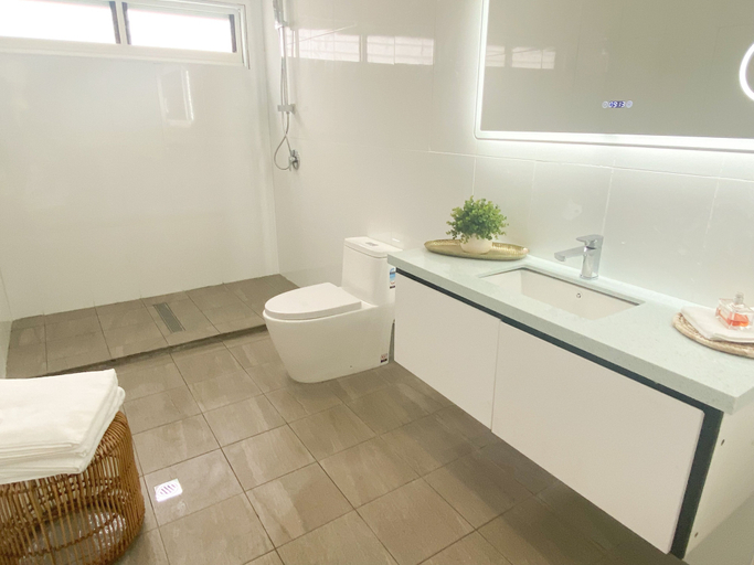 Bathroom 3, M Resort & Spa, Malorua