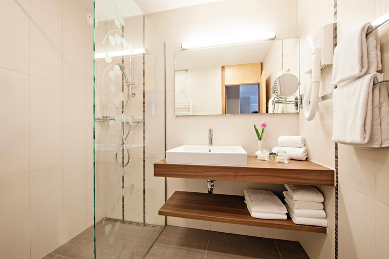 Bathroom 4, Hotel Ajda - Terme 3000 - Sava Hotels & Resorts, Moravske Toplice