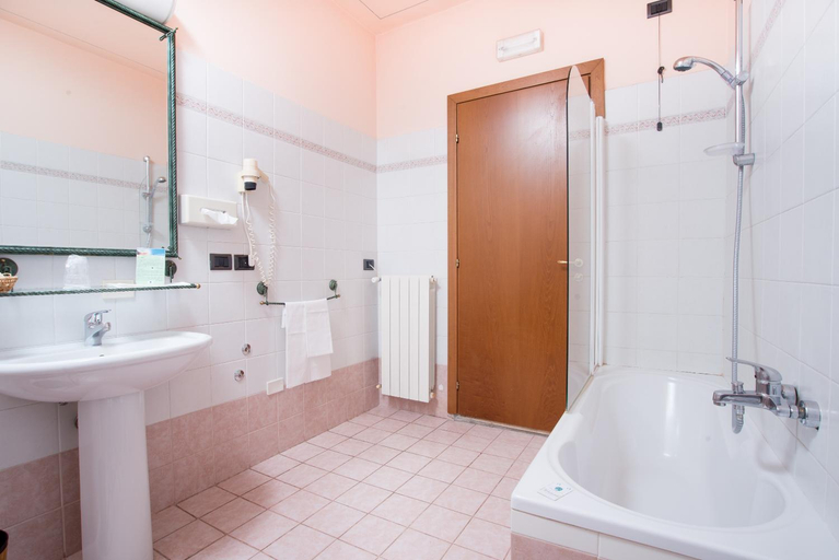 Bathroom 4, Terra Umbra Hotel, Terni