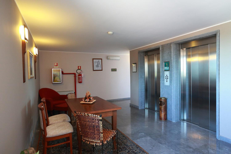 Public Area 2, Scia' On Martin Hotel Restaurant, Milano