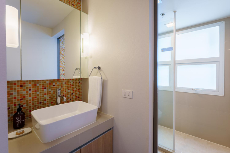 Bathroom 5, Citadines Sukhumvit 16 Bangkok, Khlong Toey