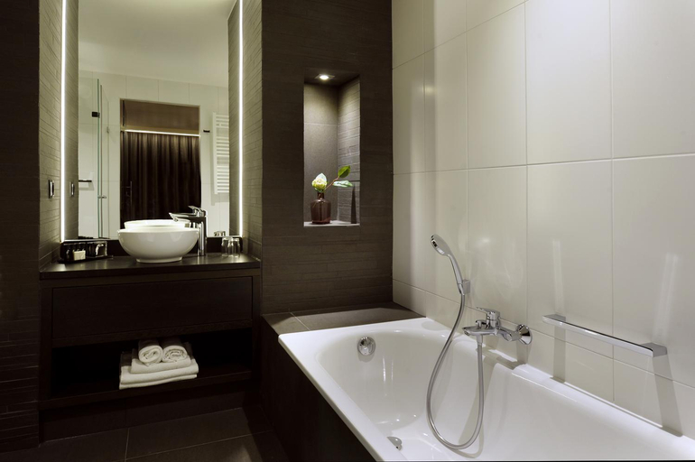 Bathroom 4, Gladbeck van der Valk Hotel, Recklinghausen