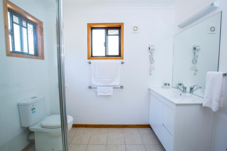Bathroom, Happy Valley Retreat, Stanthorpe