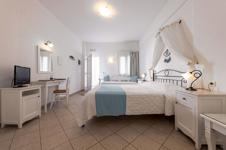 Bedroom 3, Reverie Santorini Hotel, South Aegean
