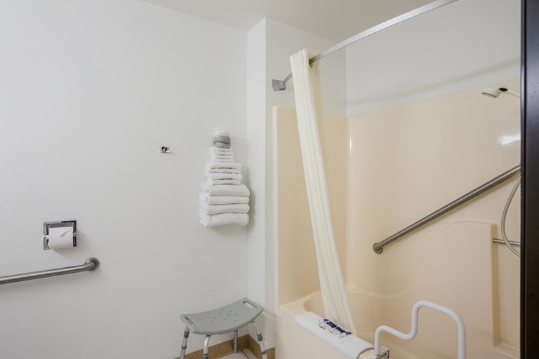 Bathroom 4, Americas Best Value Inn Birch Run, Saginaw