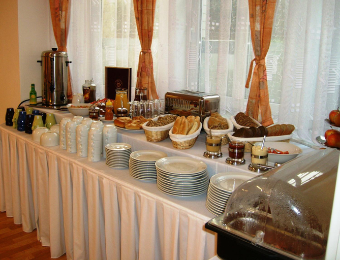Food & Drinks 5, Hotel Garni Rambousek, Praha 5