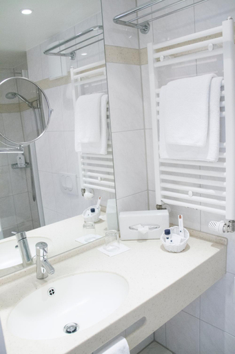Bathroom 3, Stausee-Hotel, Reutlingen