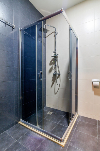 Bathroom 4, Hotel Marlyn, Tbilisi