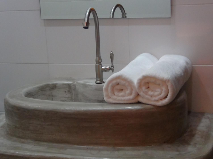 Bathroom 3, Tuaprodhome, Thai Mueang