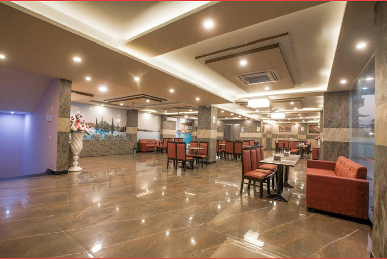 Food & Drinks 4, Amit House, Gautam Buddha Nagar