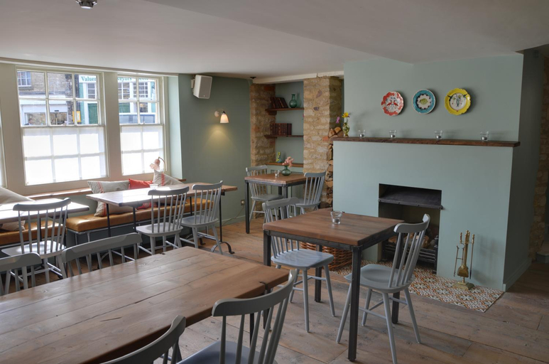 Others 5, The Crown, Oxfordshire