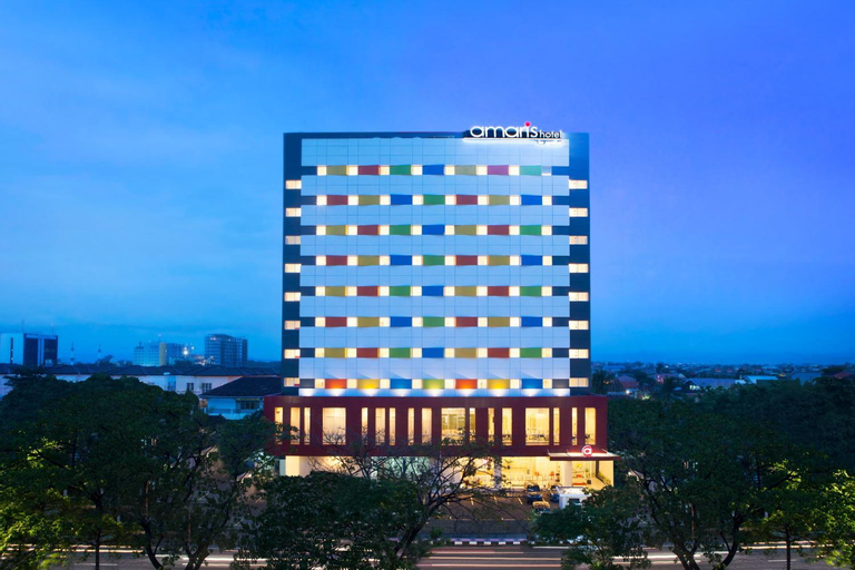 Exterior & Views 24