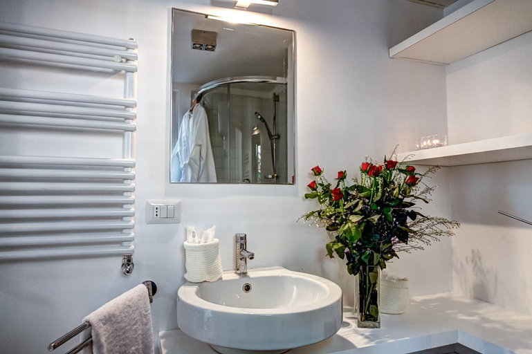 Bathroom 3, Good Life Monti, Rome