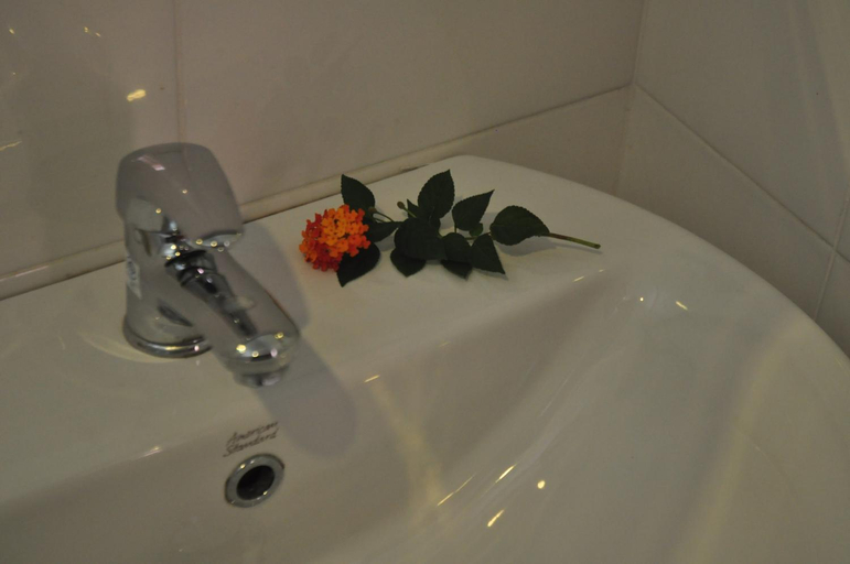 Bathroom 3, Tammarind Twin Resort, Ko Lanta