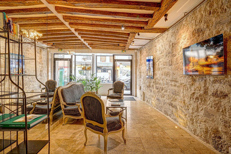 Public Area, Apartments du Louvre - St-Honoré, Paris