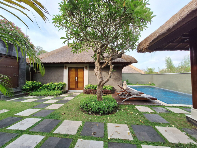 Swimming Pool 24