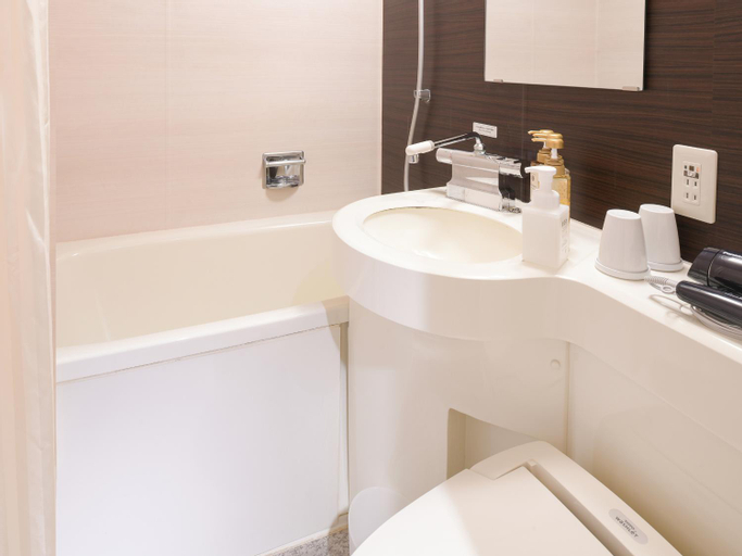 Bathroom 22