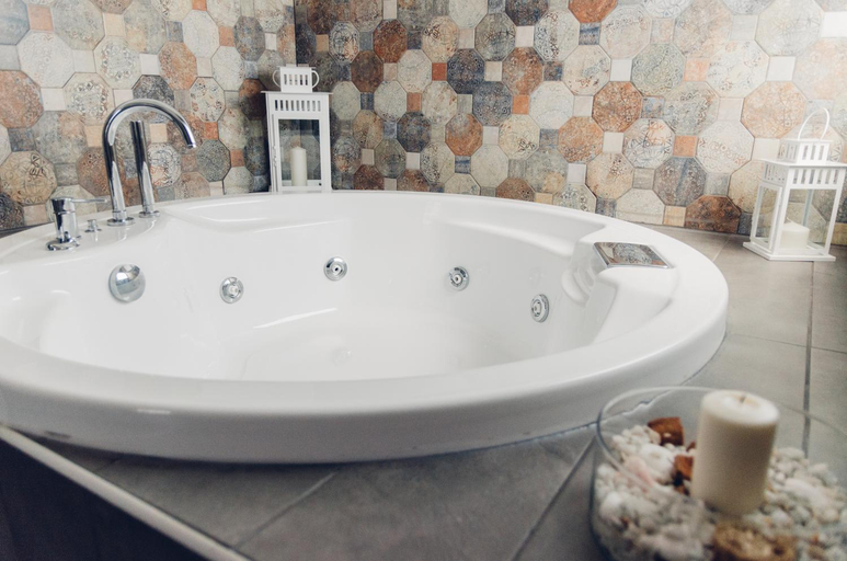 Bathroom 4, Etna Suite Group, Catania