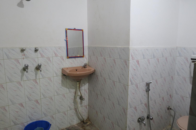 Bathroom 5, Hotel Poonam Pushkar, Ajmer
