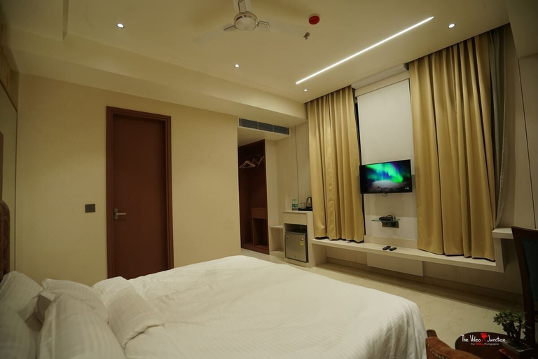 Bedroom 3, Blue Diamonds Inn, Gautam Buddha Nagar