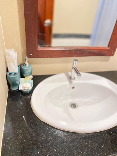 Bathroom 1, Chalouvanh Hotel, Pakxe