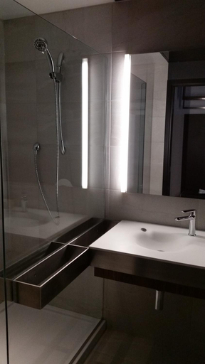 Bathroom 4, Grand Times Hotel Drummondville, Drummond