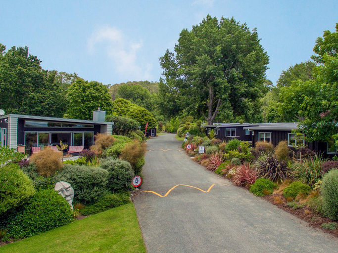 Entrance 3, Flaxmill Accommodation, Thames-Coromandel