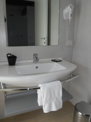 Bathroom 2, My Hotel, Pesaro E Urbino
