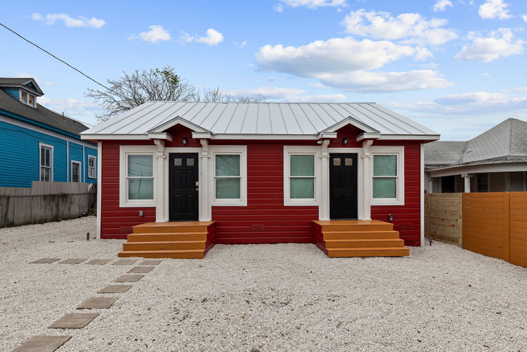 Exterior & Views 1, Inviting 4br/2.5ba Downtown Home With Ample Space!, Bexar
