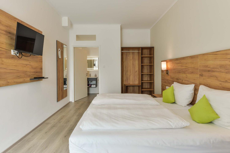 Bedroom 3, Maiers Hotel Parsberg, Neumarkt in der Oberpfalz