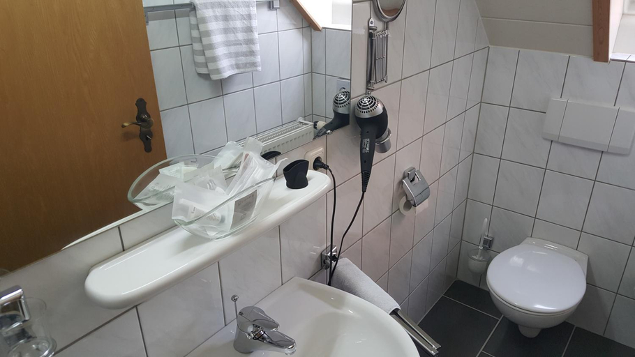 Bathroom 3, Hotel Residenz Stockstadt Main, Aschaffenburg