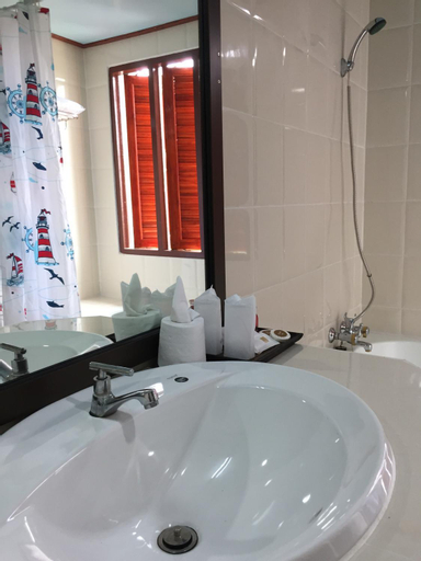 Bathroom 12