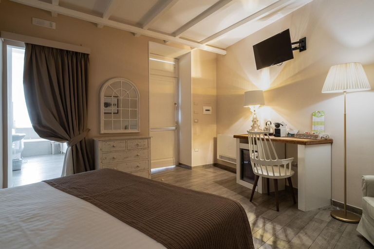 Bedroom 2, Cas'E Charming House, Caserta