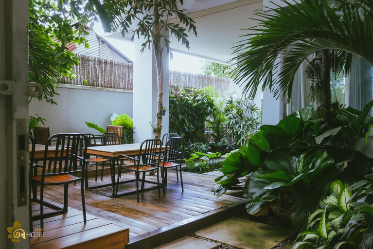 Food & Drinks 5, Hotel Five.S, Kampot