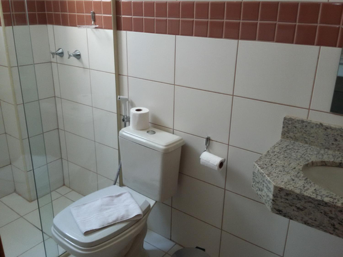 Bathroom, Mont Rey Hotel, São Vicente