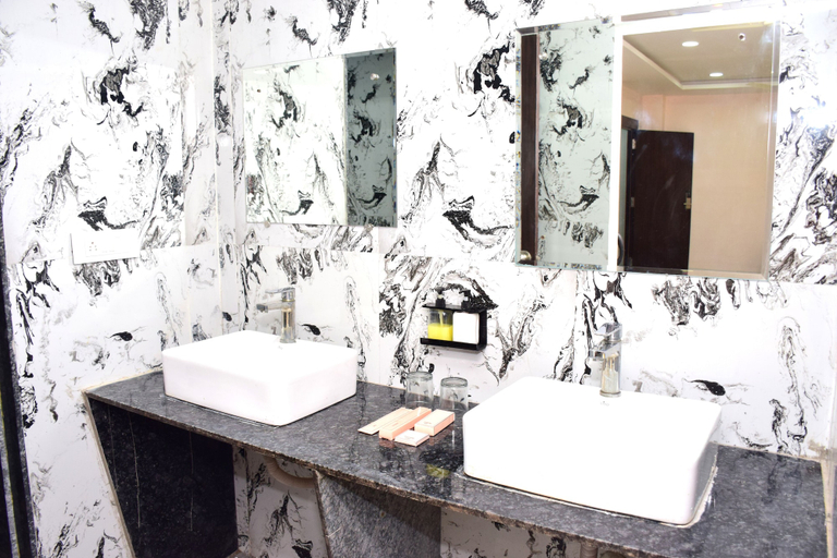 Bathroom 4, The Royal Palace Hotels By Blues, Dewas