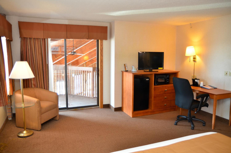 Bedroom 3, Baymont by Wyndham Port Huron, Saint Clair