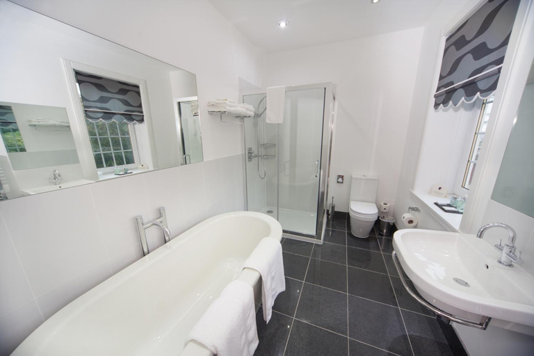 Bathroom 2, Brucefield Boutique B&B, Angus